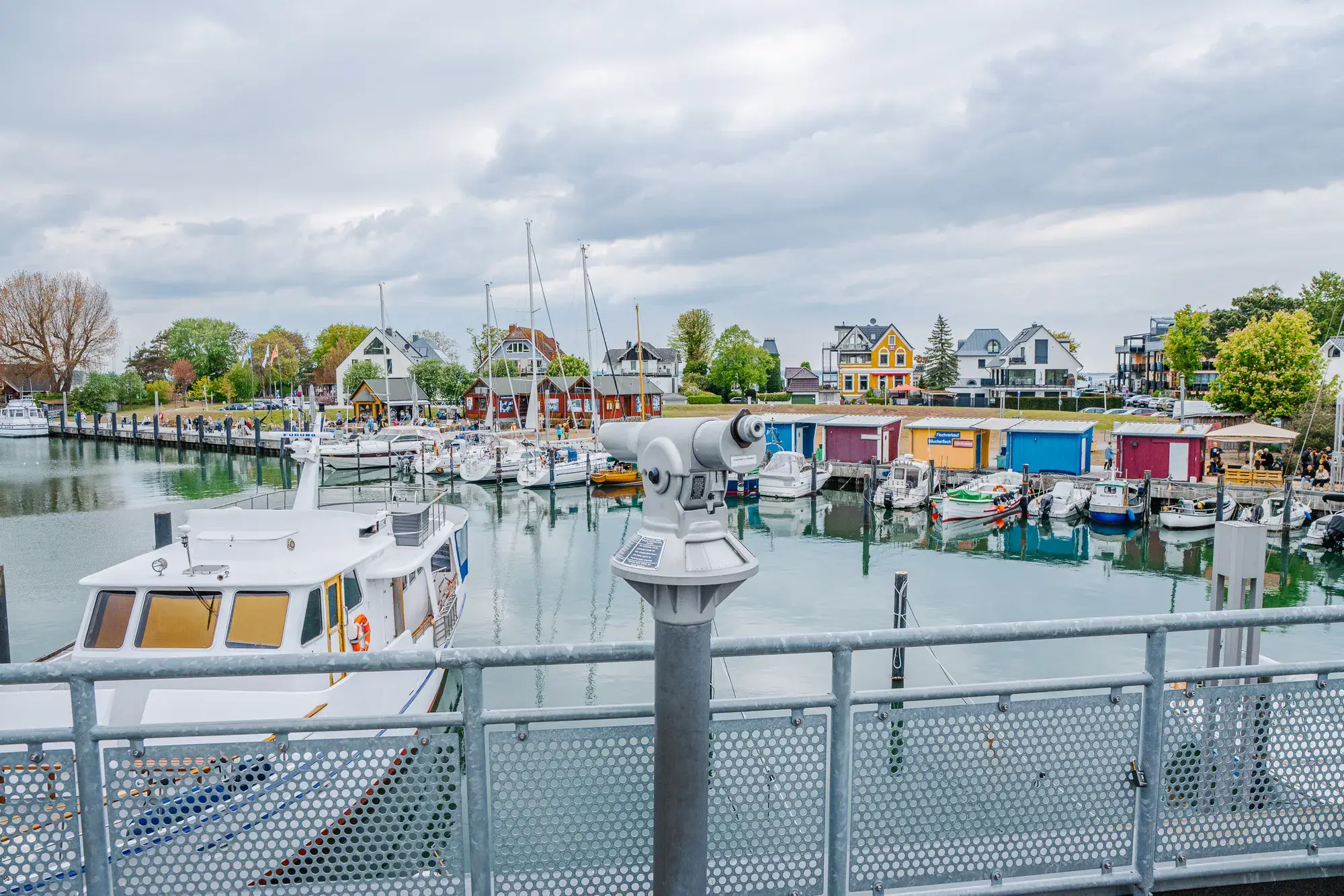 Niendorfer Hafen am Morgen