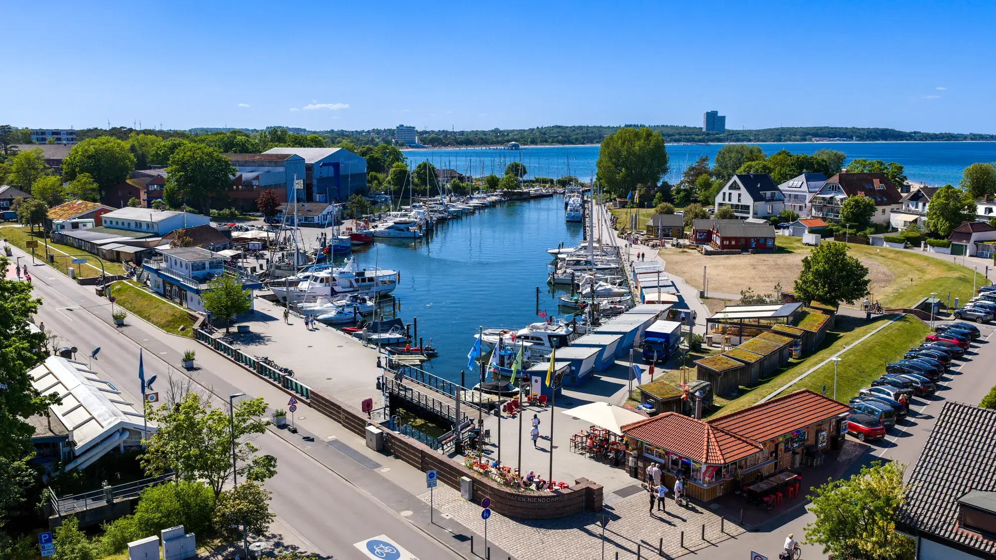 Luftaufnahme vom Niendorfer Hafen
